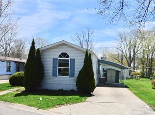 9 Carrie Ln #9, Olmsted Falls, OH 44138
