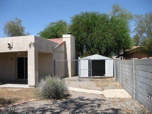 3rd image of 3901 E Larkspur Dr