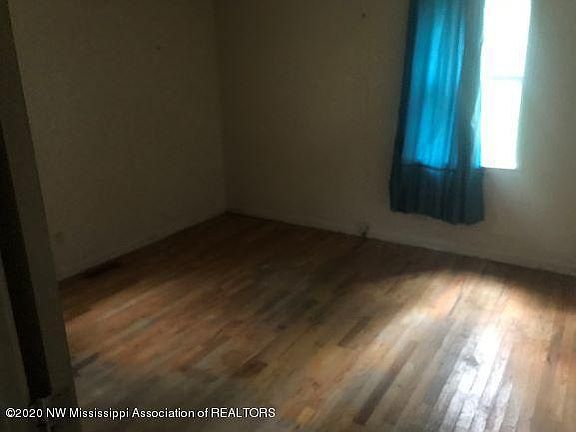 5th image of 674 Rosaland Dr
