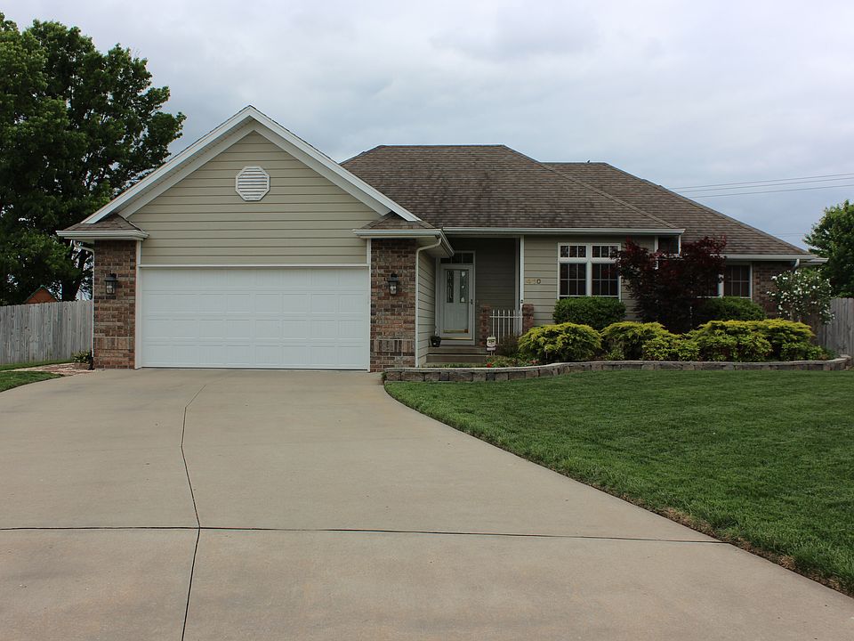 1st image of 410 Windsor Ct