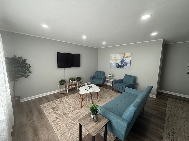 362 Marion Ct — Photo 2