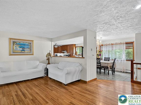 4th image of 6284 Cardinal Dr