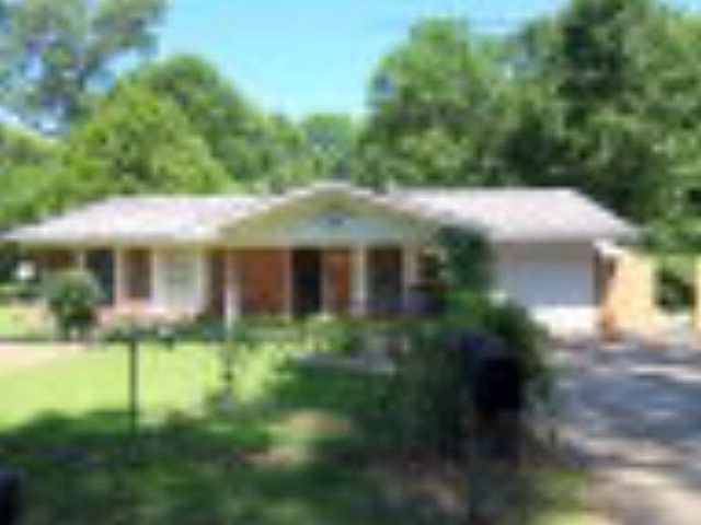 1st image of 207 West Dr