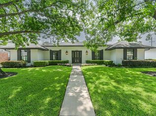 2415 Stoney Brook Dr, Houston, TX 77063