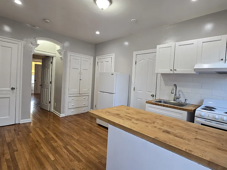 27 Wakeman Ave #3 — Photo 4