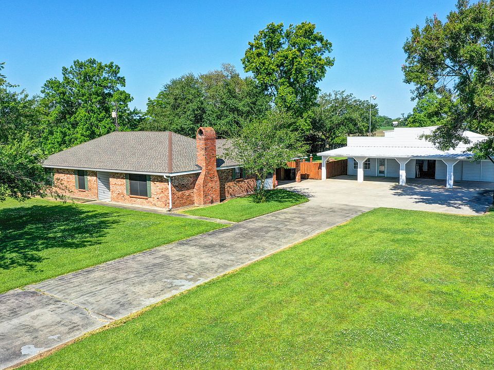 1st image of 707 Belle Place Olivier