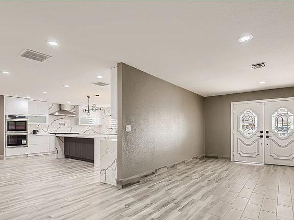 4th image of 3808 Fairway Cir