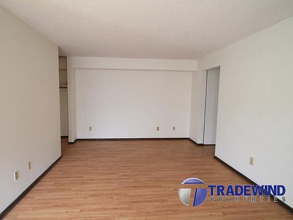 5th image of 708 Old Settlers Trl APT 3
