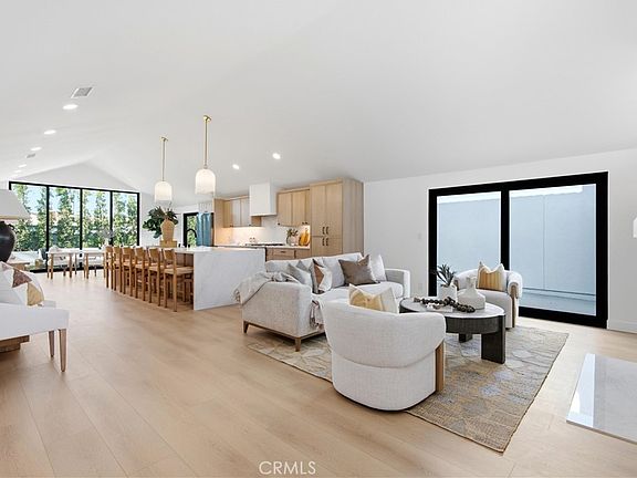 5th image of 1788 Hawaii Cir
