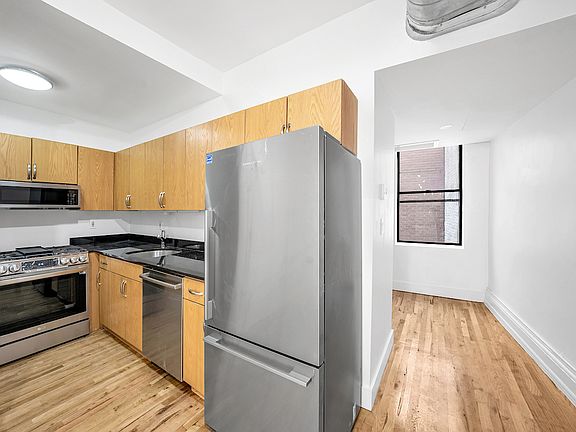4th image of 359 Canal St APT 4