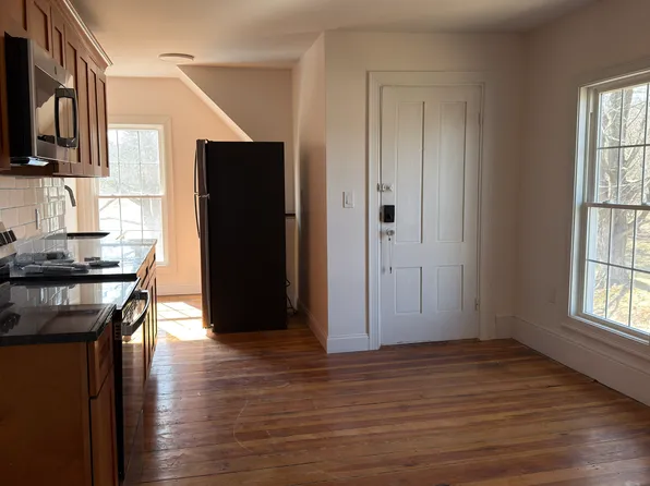 14 Maple St Floor 2, Mendon, MA 01756