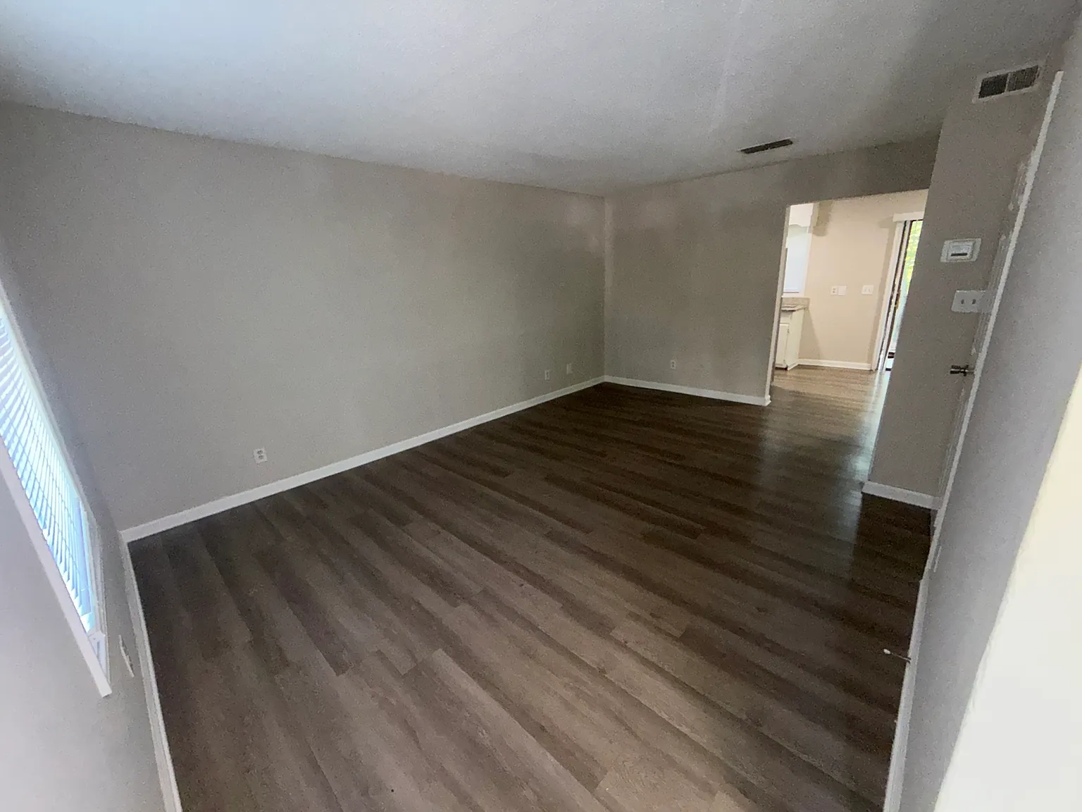 2 bed, 1.5 bath, 900 sqft, $1,200 — Photo 2