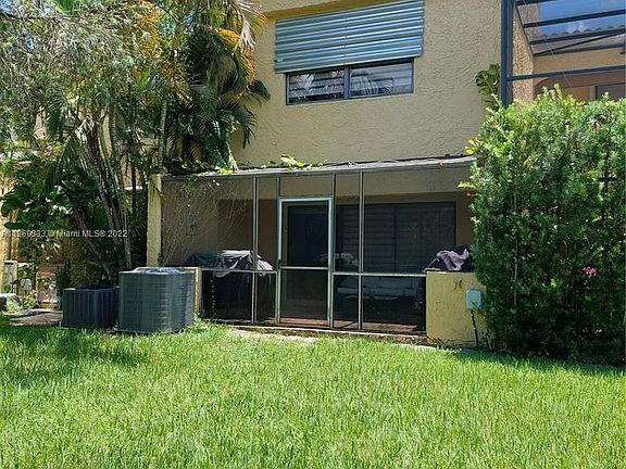 4th image of 3512 Estepona Ave #1-22