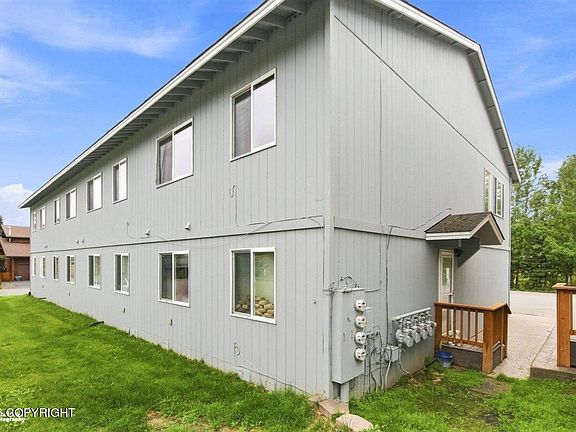 2nd image of 9327 Commons Pl #27