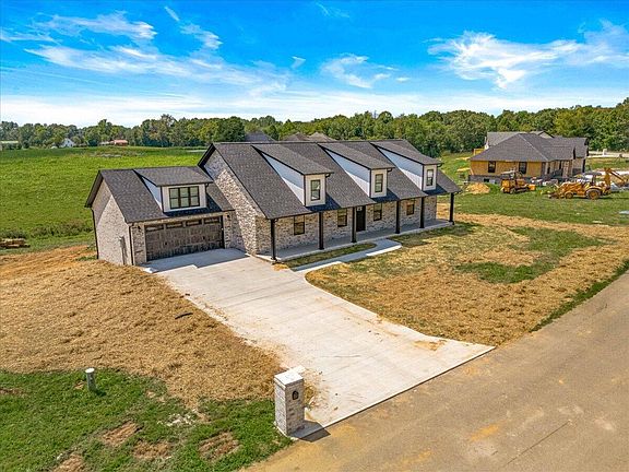 5th image of 363 Madison Cir