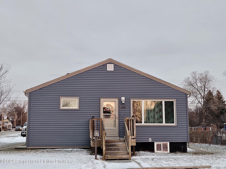 1st image of 448 6th Ave W