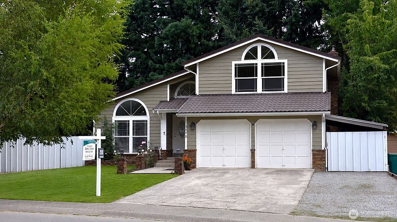 2nd image of 5920 35th Way SE