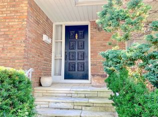 748 Bunker Rd, Valley Stream, NY 11581