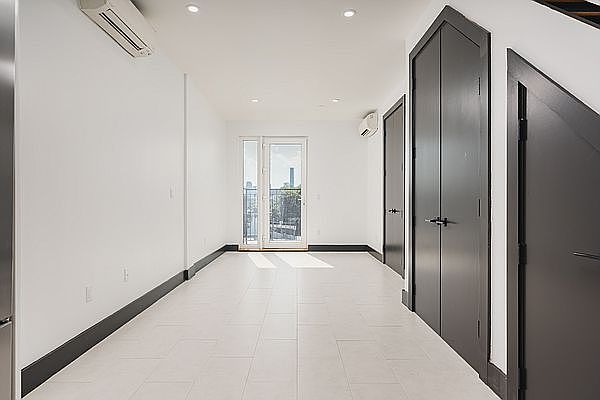 1st image of 141 Tompkins Ave #4A