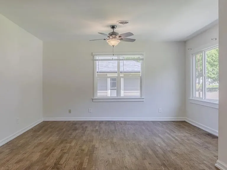 527 Bertrand St — Photo 3