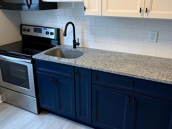 Kitchen-Stainless Appliances and Granite Counters. New modern cabinets