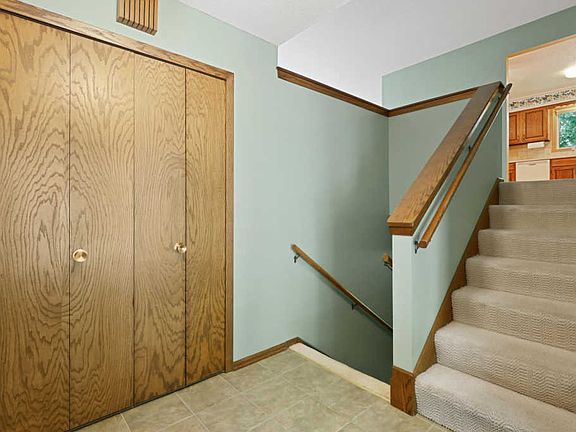 3rd image of 2905 Mary Ln N