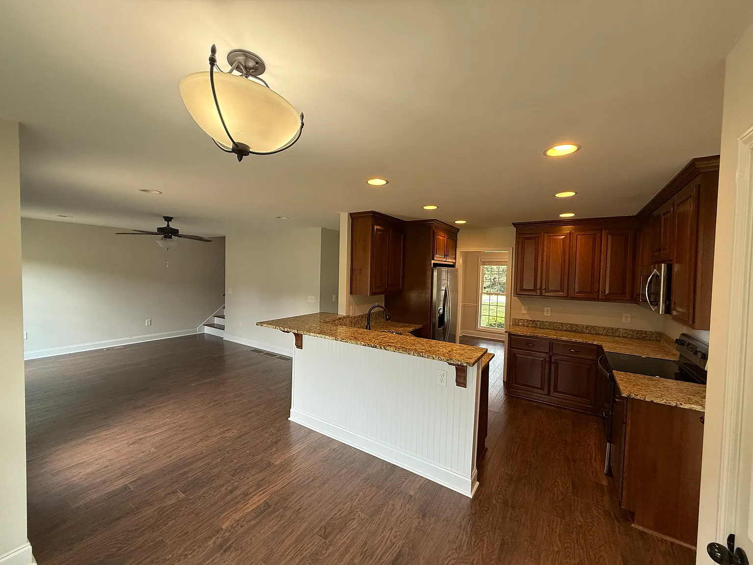 5 bed, 2248 sqft, $3,000 — Photo 2