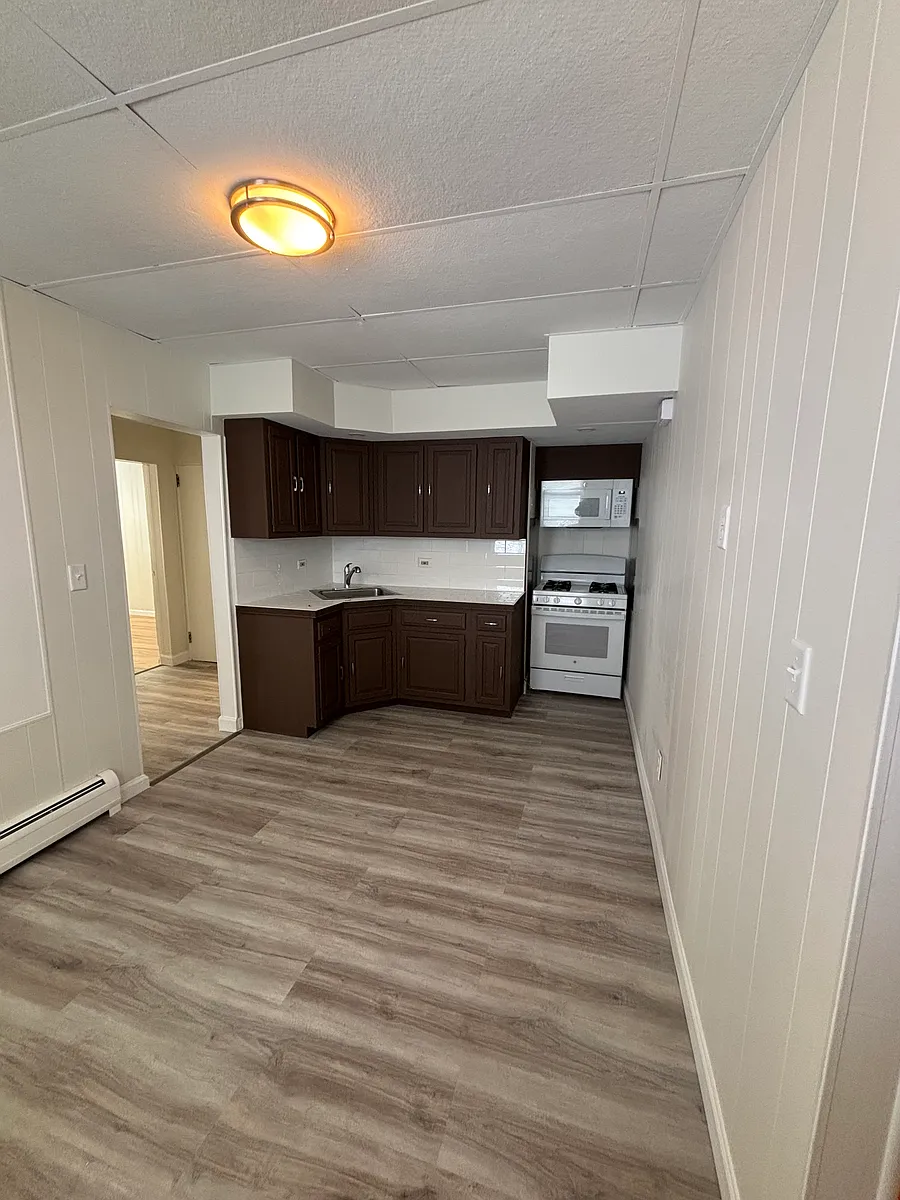 Building Photo - 36-38 Schuyler Ave #2L
