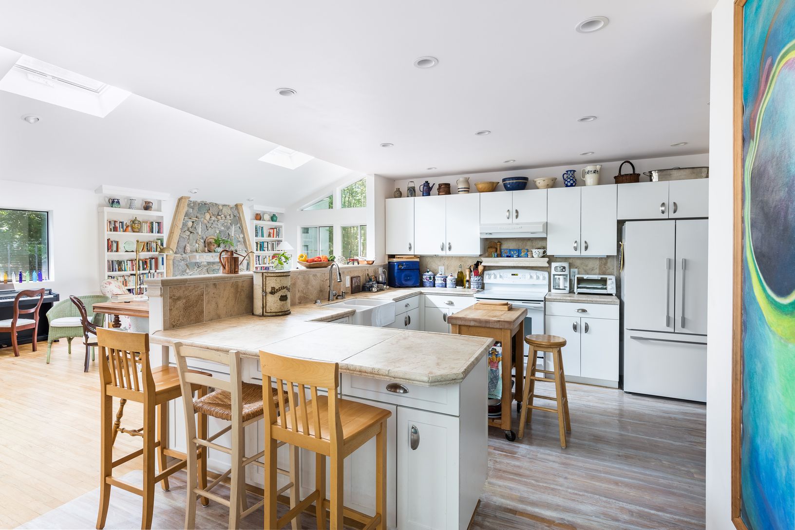  Open Kitchen and Living Area