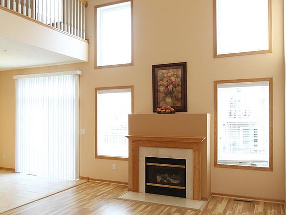 Two Stroy Family Room with Fire Place