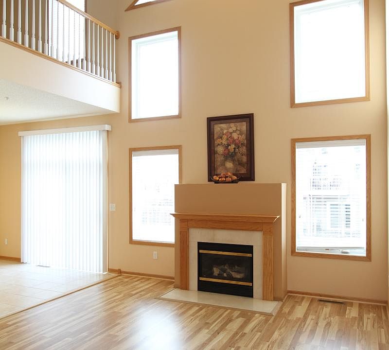 Two Stroy Family Room with Fire Place