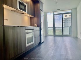 30 Inn On The Park Dr