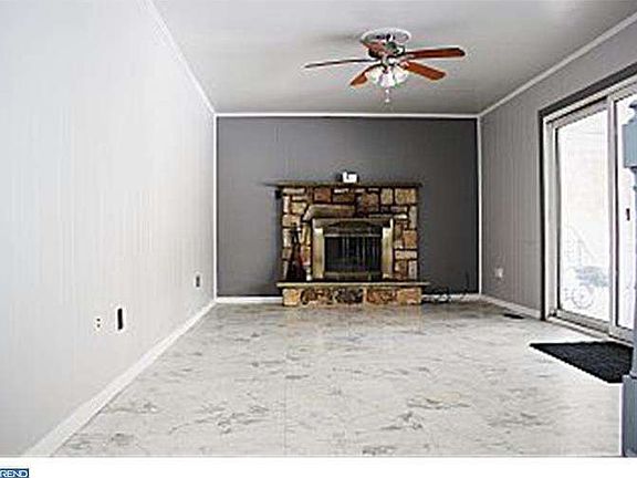5th image of 3325 Sylvan Dr