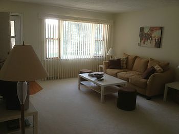 2nd image of 452 W Schleier St