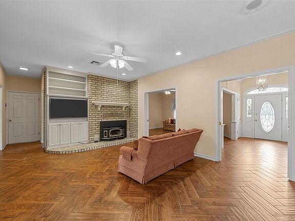 4th image of 2510 Oak Rdg