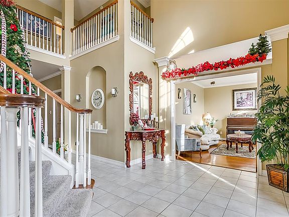 4th image of 8112 Sunscape Ln S