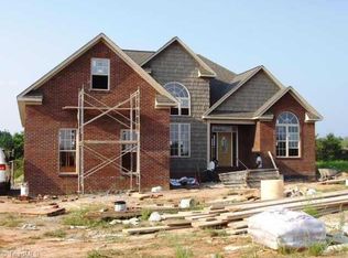 4 Brushy Crk, Winston Salem, NC 27107