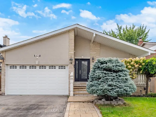 1876 Bough Beeches Blvd, Mississauga, ON L4W 2J3
