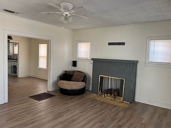5th image of 327 N Austin Ave