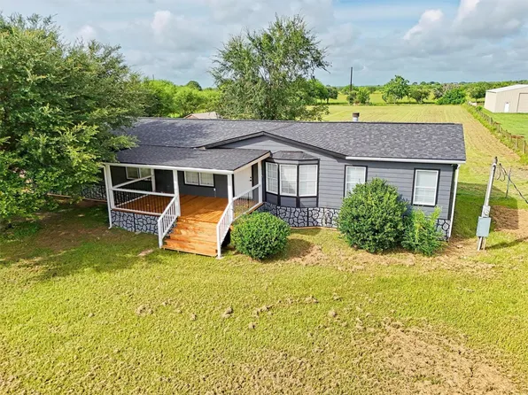 1955 Lauren Ln, Sealy, TX 77474