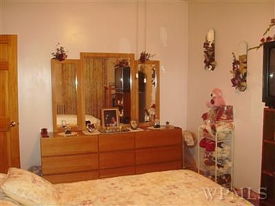 5th image of 1322 Findlay Ave