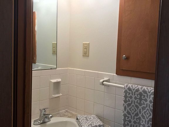 4th image of 4812 Capitol Ave APT 6