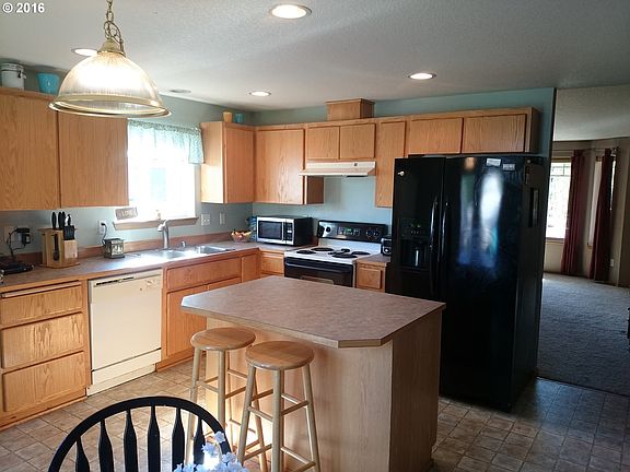 3rd image of 8806 NE 71st St