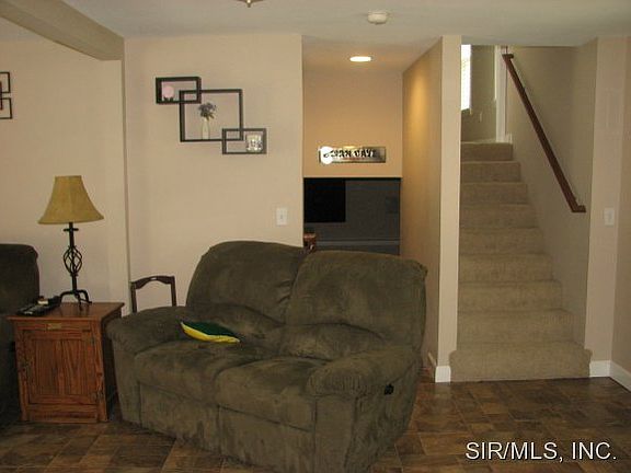 2nd image of 409 Nepute St