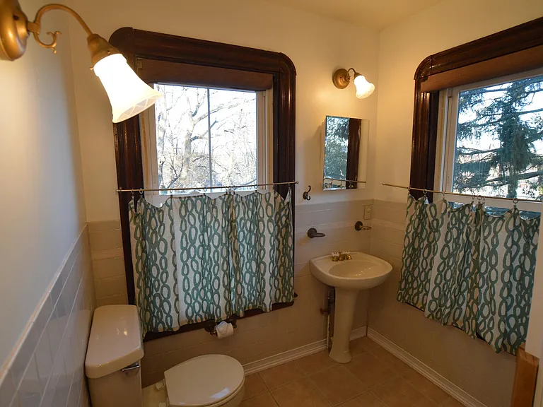 84 Crescent Ave — Photo 10