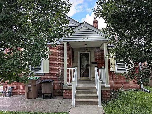 1630 Lawton Ave — Photo 1
