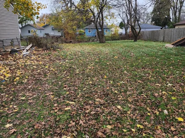175 S McLean Blvd, Elgin, IL 60123