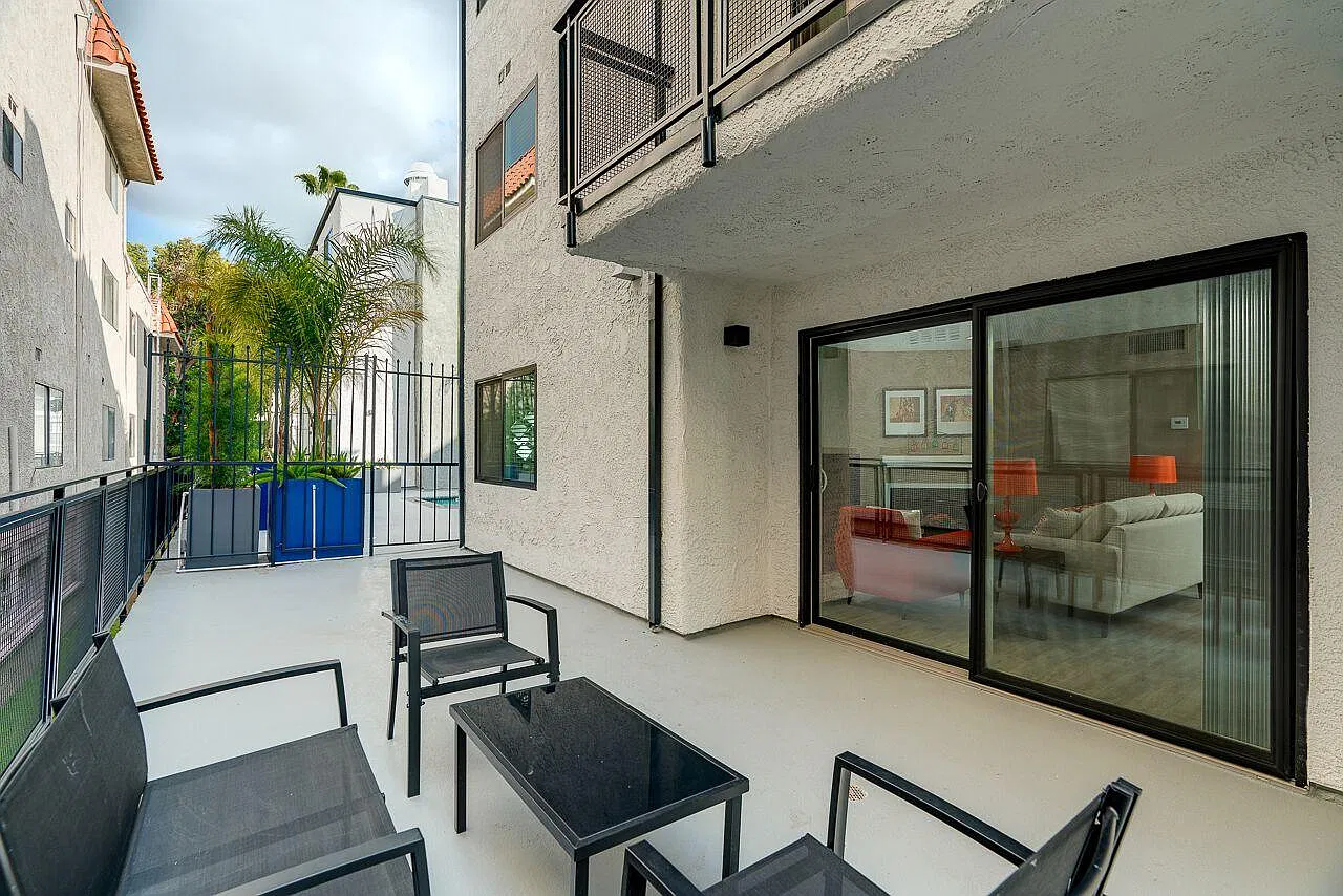 439 Stocker Apartments — Photo 1