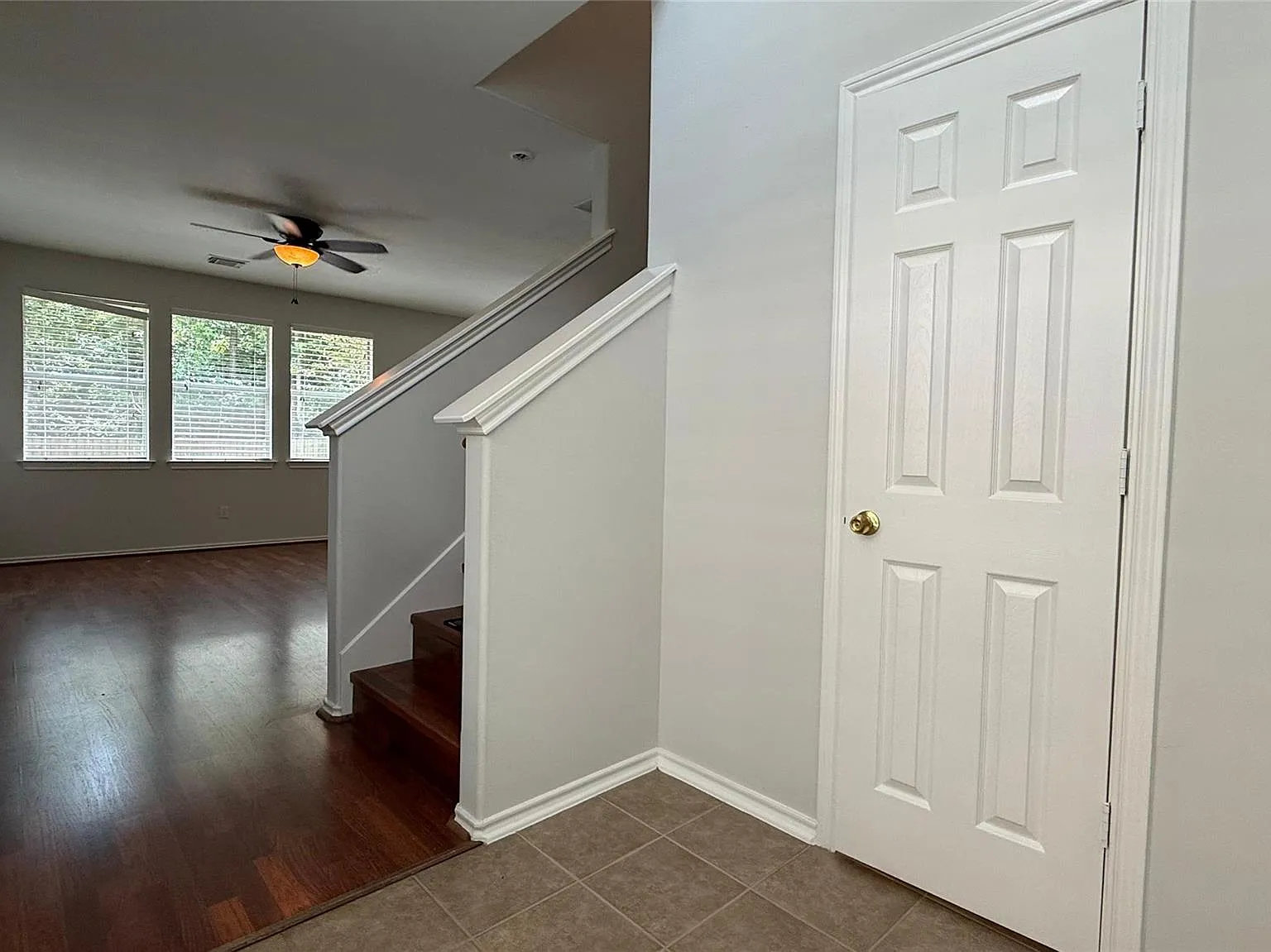 3 bed, 2.5 bath, 1685 sqft, $2,100 — Photo 3