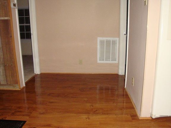 5th image of 6105 Shindler Dr